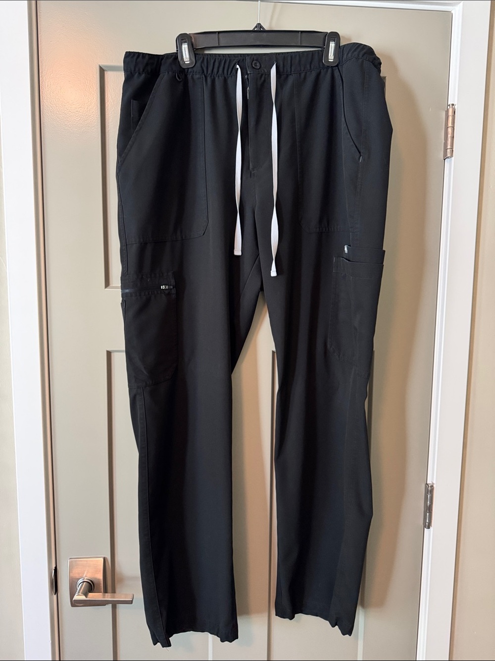 Figs Black Men's Drawstring Cargo Scrub Joggers